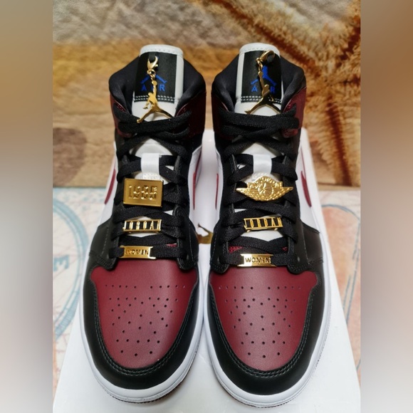 COPY - Women’s Jordan 1 Beetroot with pendants - Picture 3 of 5